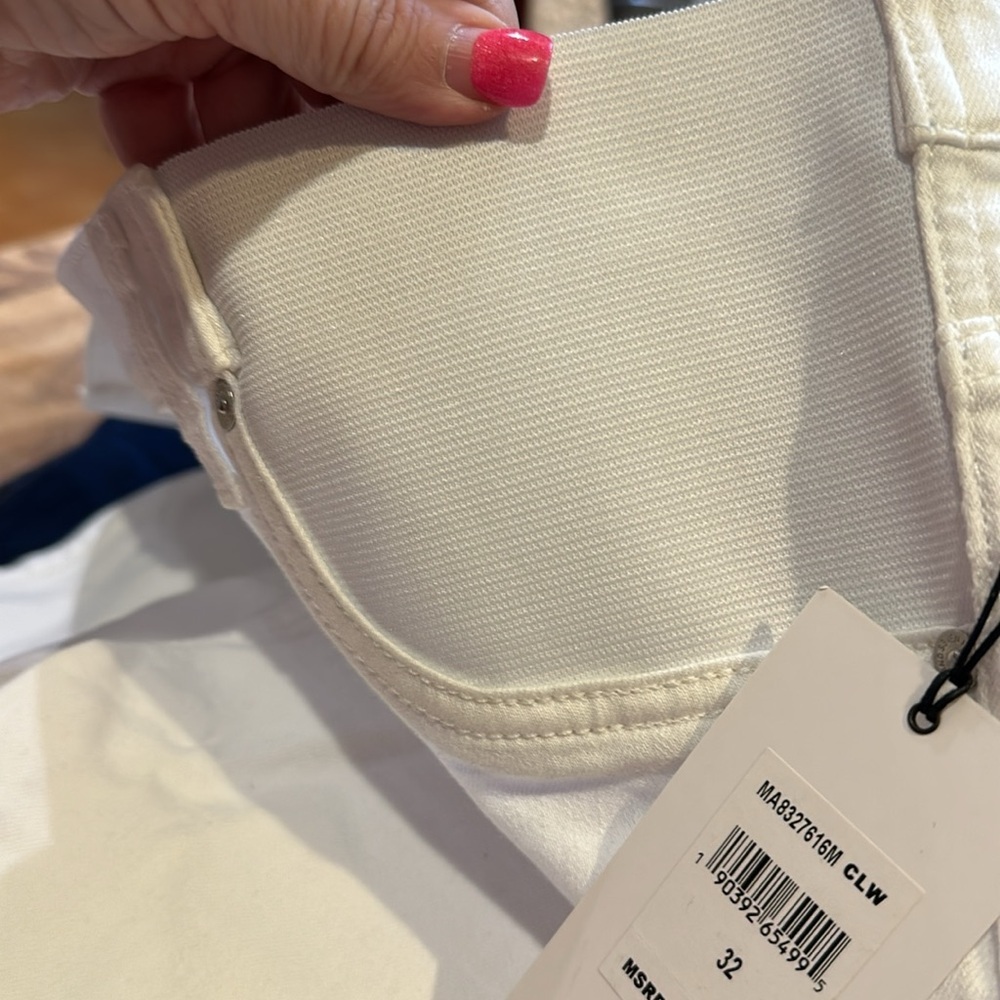 NWT 7 For All Mankind white jean size 32. - Picture 6 of 6